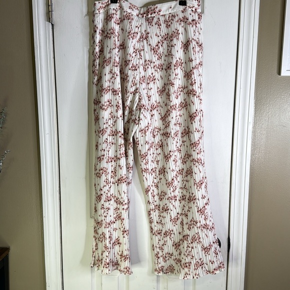 Markus Lupfer Pleated Floral Pants Size 8 - Picture 5 of 12